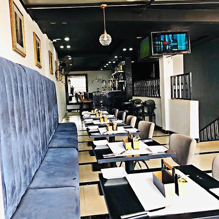 Muse Boutique Hotel Enugu Buitenkant foto