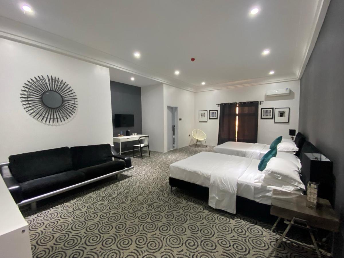 Muse Boutique Hotel Enugu Buitenkant foto