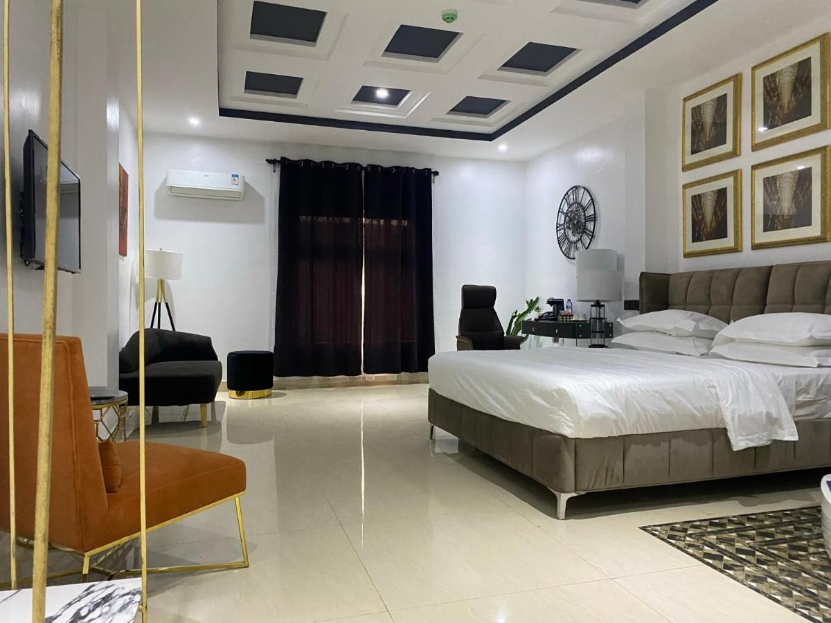 Muse Boutique Hotel Enugu Buitenkant foto