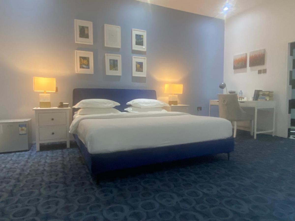 Muse Boutique Hotel Enugu Buitenkant foto
