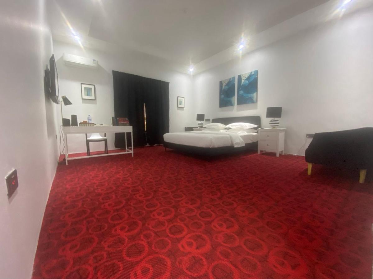Muse Boutique Hotel Enugu Buitenkant foto