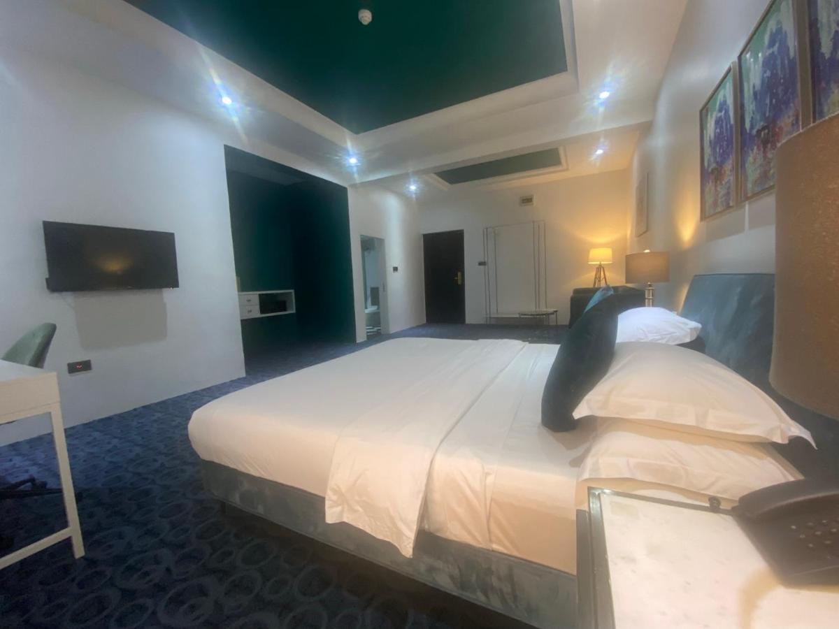Muse Boutique Hotel Enugu Buitenkant foto