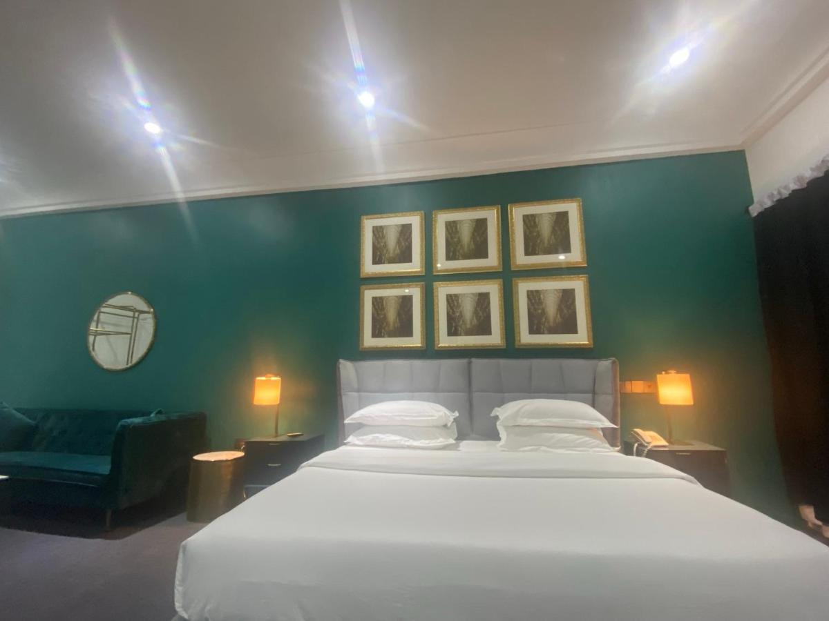 Muse Boutique Hotel Enugu Buitenkant foto